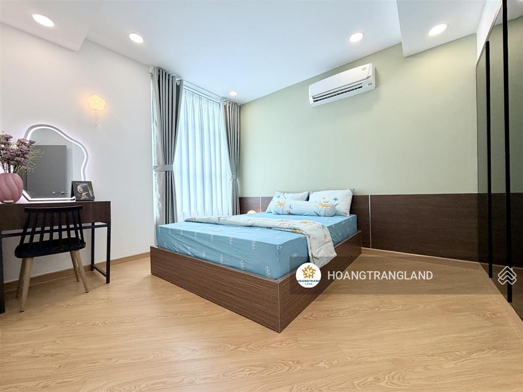Bán gấp 2pn hoàng anh thanh bình q7 hcm nhà siêu rộng cực đẹp view q1 .  trang hatb 0905 521 ***.