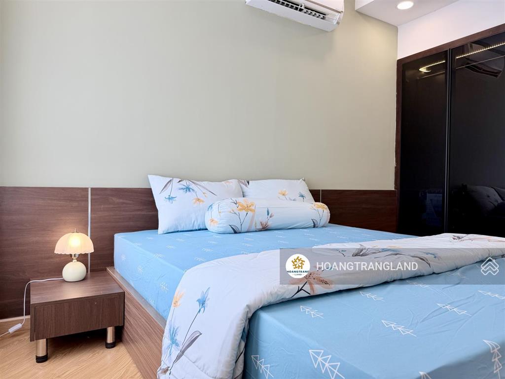 Bán gấp 2pn hoàng anh thanh bình q7 hcm nhà siêu rộng cực đẹp view q1 .  trang hatb 0905 521 ***.