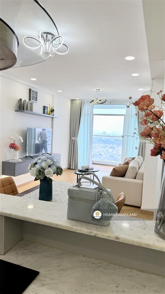 Bán gấp 2pn hoàng anh thanh bình q7 hcm nhà siêu rộng cực đẹp view q1 .  trang hatb 0905 521 ***.