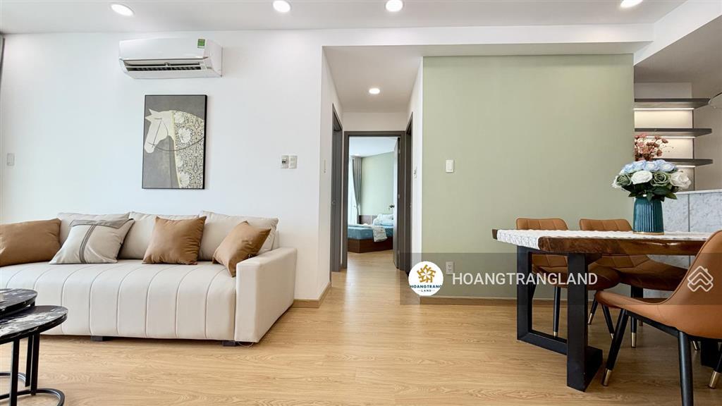 Bán gấp 2pn hoàng anh thanh bình q7 hcm nhà siêu rộng cực đẹp view q1 .  trang hatb 0905 521 ***.