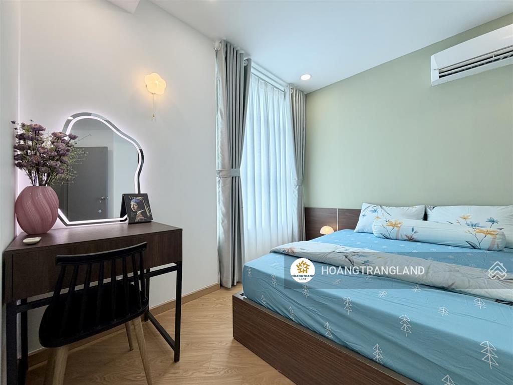 Bán gấp 2pn hoàng anh thanh bình q7 hcm nhà siêu rộng cực đẹp view q1 .  trang hatb 0905 521 ***.