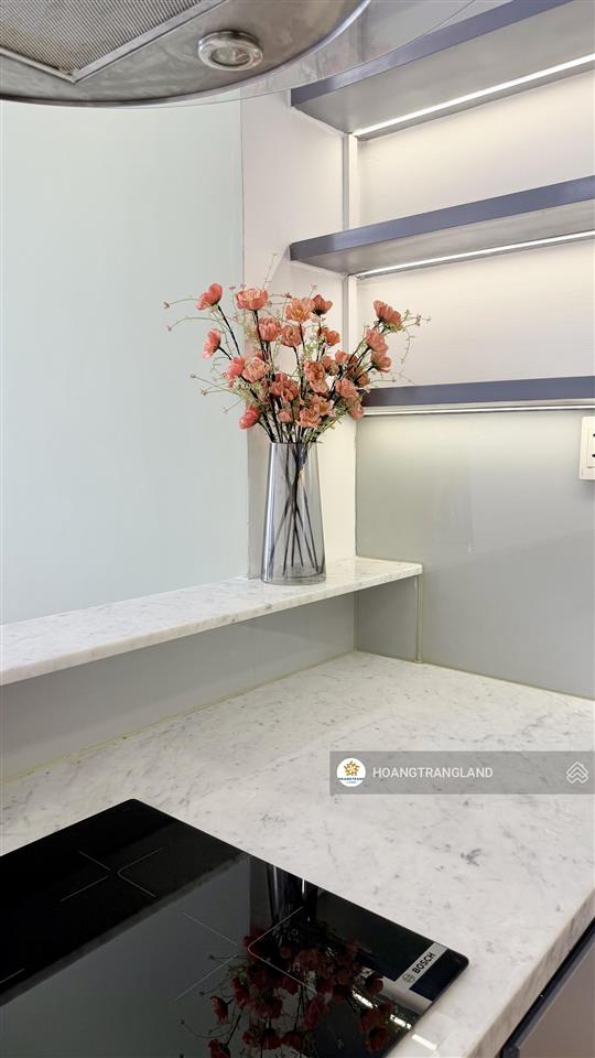 Bán gấp 2pn hoàng anh thanh bình q7 hcm nhà siêu rộng cực đẹp view q1 .  trang hatb 0905 521 ***.