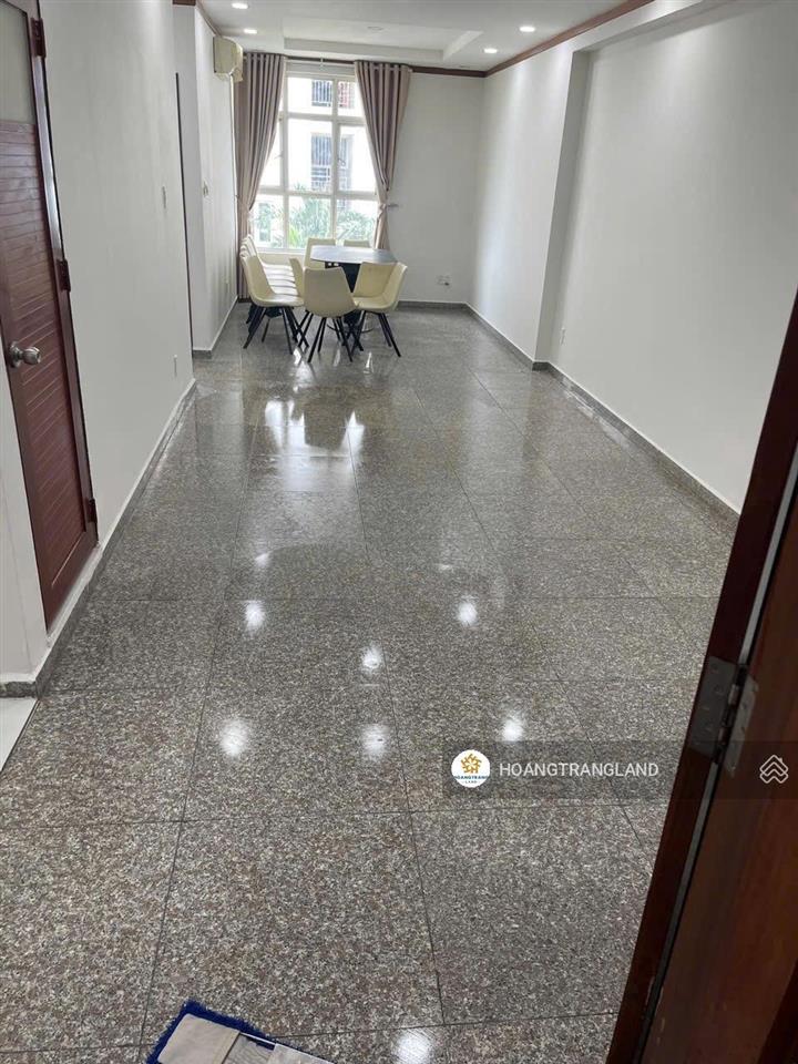 Bán nhanh c.h 2pn hoàng anh thanh bình q7 hcm nhà cơ bản giá cực tốt ạ .  trang hatb 0905 521 ***.