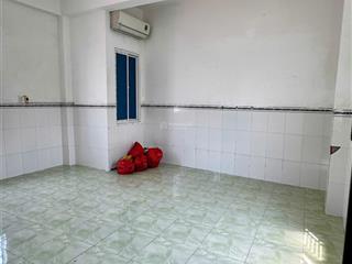 Cho thuê phòng thoáng rộng, 3 cửa sổ thoáng, ở 3 người thoải mái ngay 253/46 trần xuân soạn