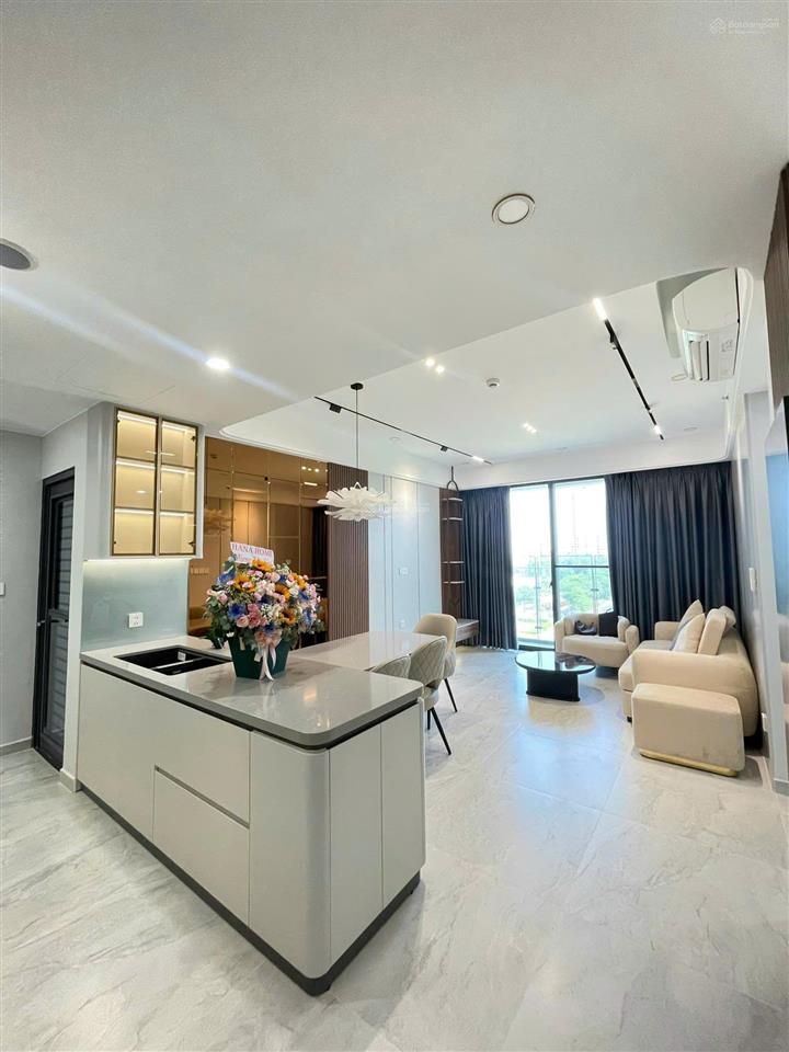 Cho thuê gấp căn hộ the view riviera point dt 91m2 giá 20tr/tháng,  0916 769 *** e trang