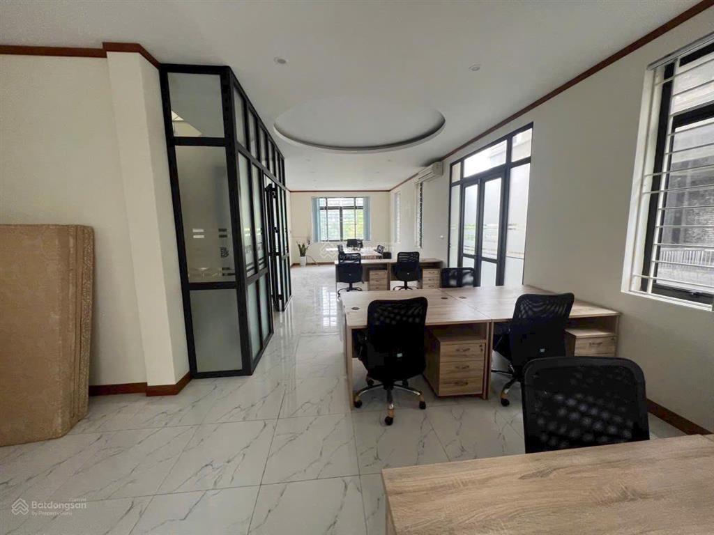 Cần cho thuê biệt thự an khang nam cường  kđt dương nội. dt 198m2, mặt đường 40m, full nội thất