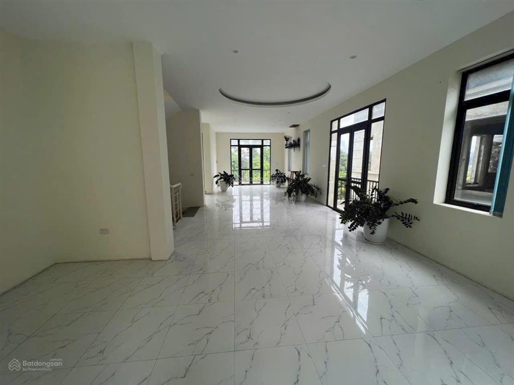 Cần cho thuê biệt thự an khang nam cường  kđt dương nội. dt 198m2, mặt đường 40m, full nội thất