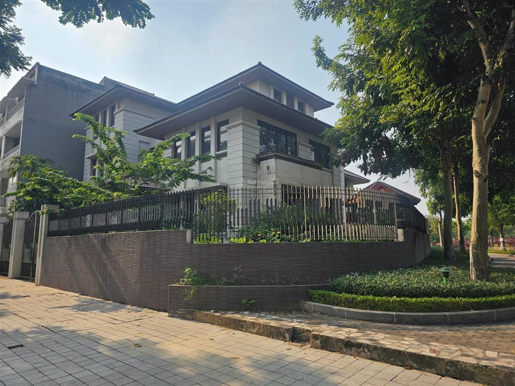 Cần cho thuê gấp biệt thự mặt hồ an hưng  dương nội để kinh doanh hoặc trường mầm non