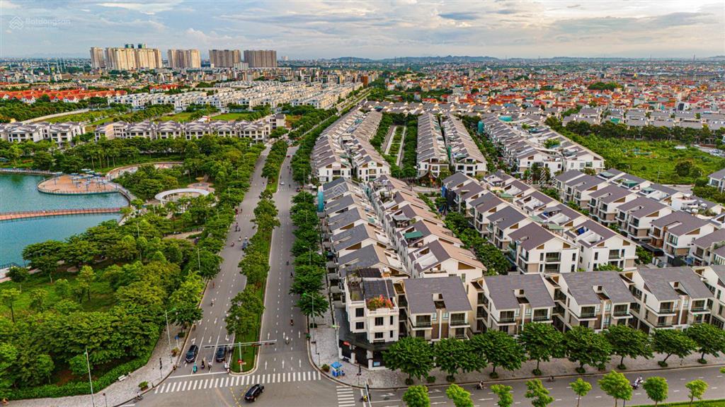 Cho thuê biệt thự nam cường  khu đô thị dương nội. dt 180m2, nội thất và vị trí cực đẹp. giá tốt