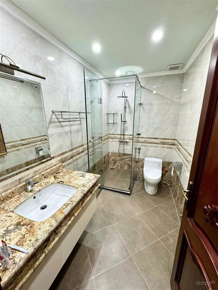 Cần cho thuê biệt thự kđt văn khê lâu dài, dt 180m2, hoàn thiện nội thất để ở cực đẹp. giá tốt