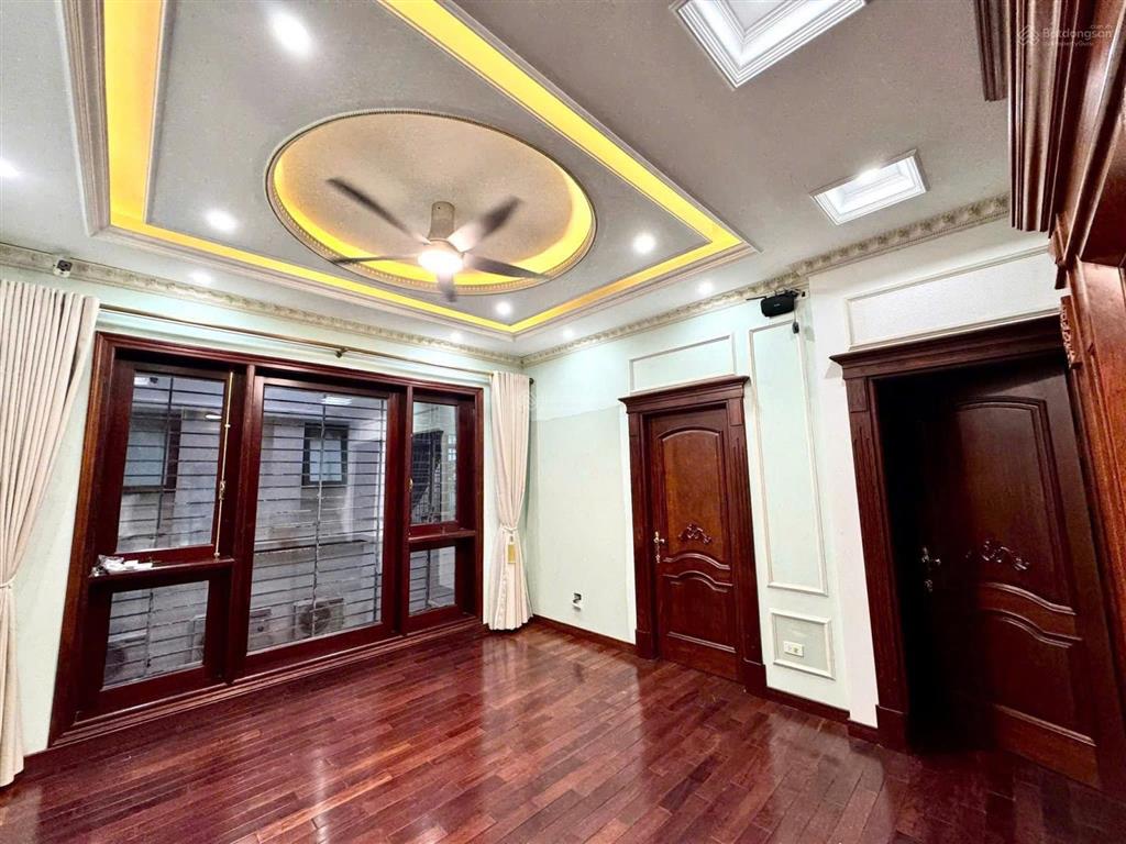 Cần cho thuê biệt thự kđt văn khê lâu dài, dt 180m2, hoàn thiện nội thất để ở cực đẹp. giá tốt