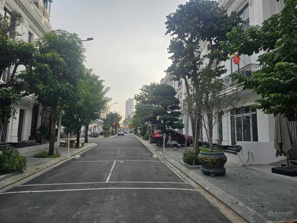 Chính chủ cho thuê căn góc biệt thự flc đại mỗ. dt 132m2, hoàn thiện nội thất văn phòng, vị trí đẹp