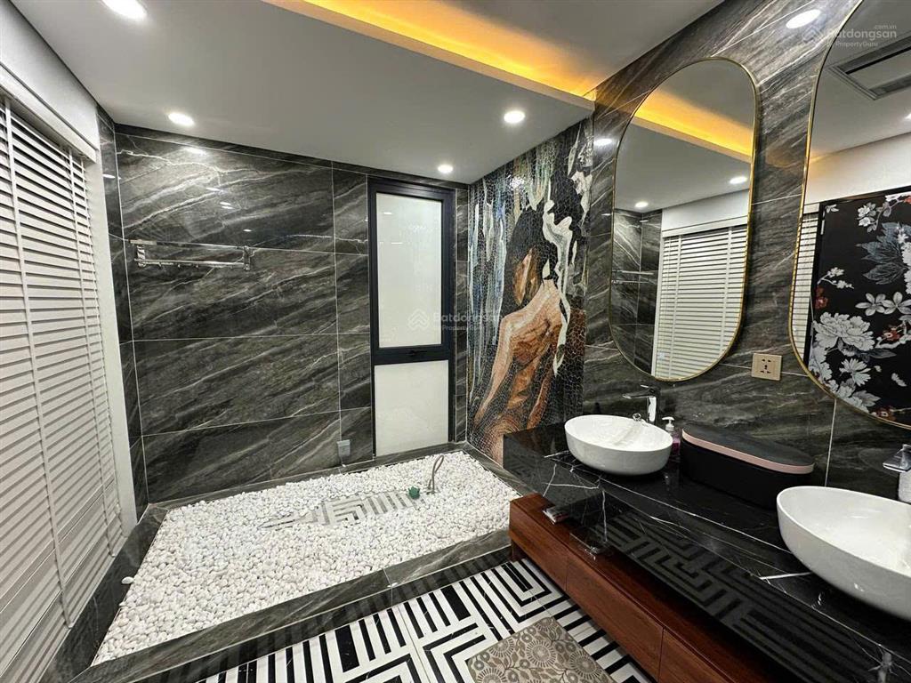 Chính chủ cần cho thuê gấp biệt thự 200m2 full nội thất cao cấp và thang máy, khu a  geleximco