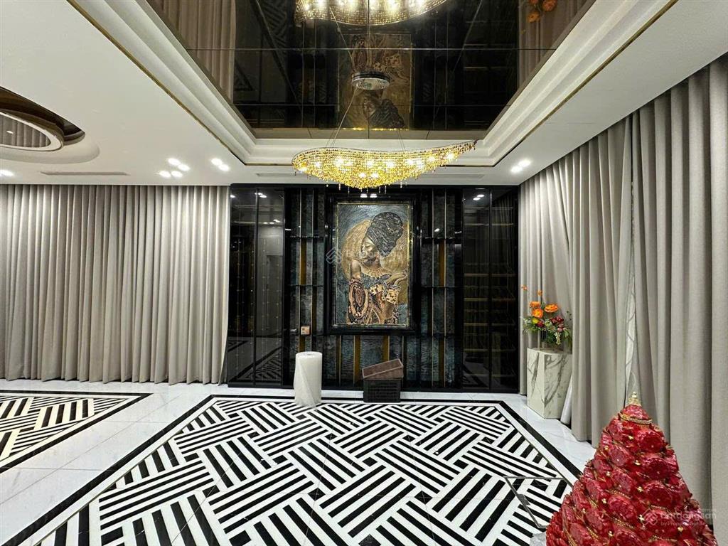 Chính chủ cần cho thuê gấp biệt thự 200m2 full nội thất cao cấp và thang máy, khu a  geleximco