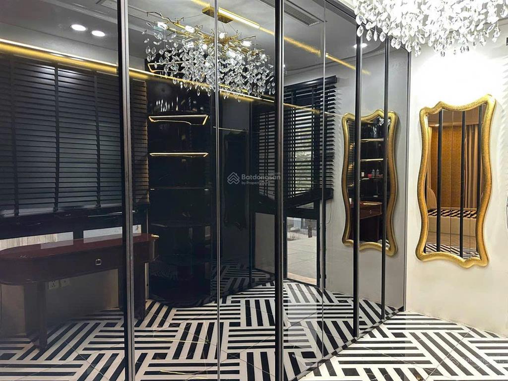 Chính chủ cần cho thuê gấp biệt thự 200m2 full nội thất cao cấp và thang máy, khu a  geleximco