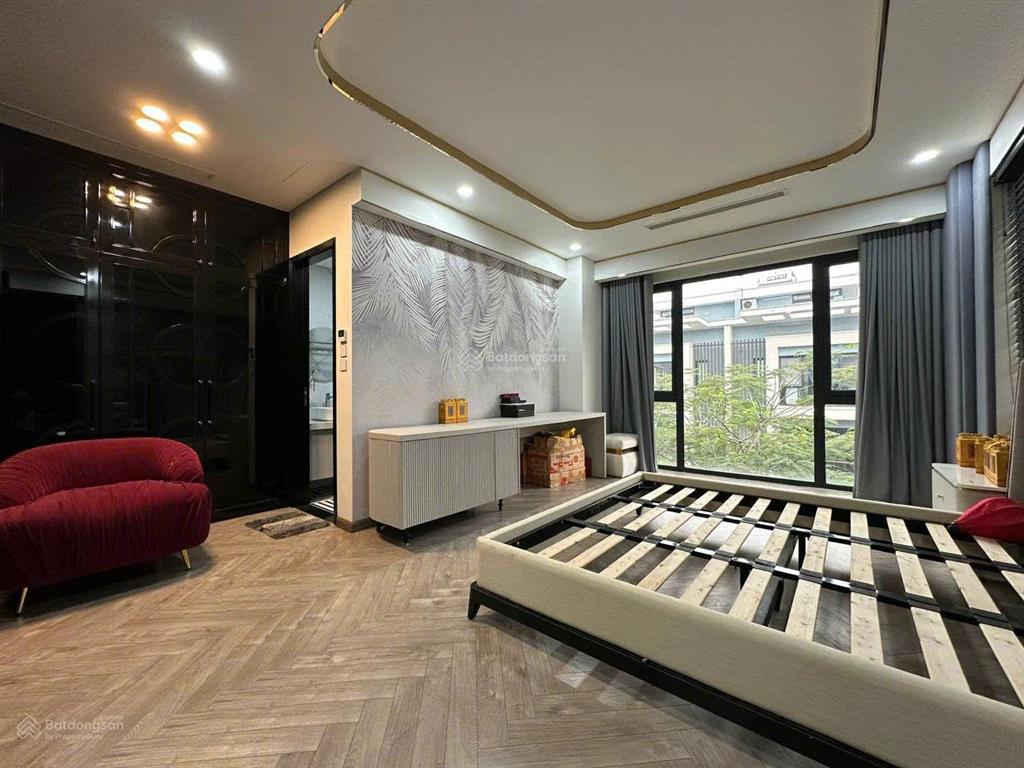 Chính chủ cần cho thuê gấp biệt thự 200m2 full nội thất cao cấp và thang máy, khu a  geleximco