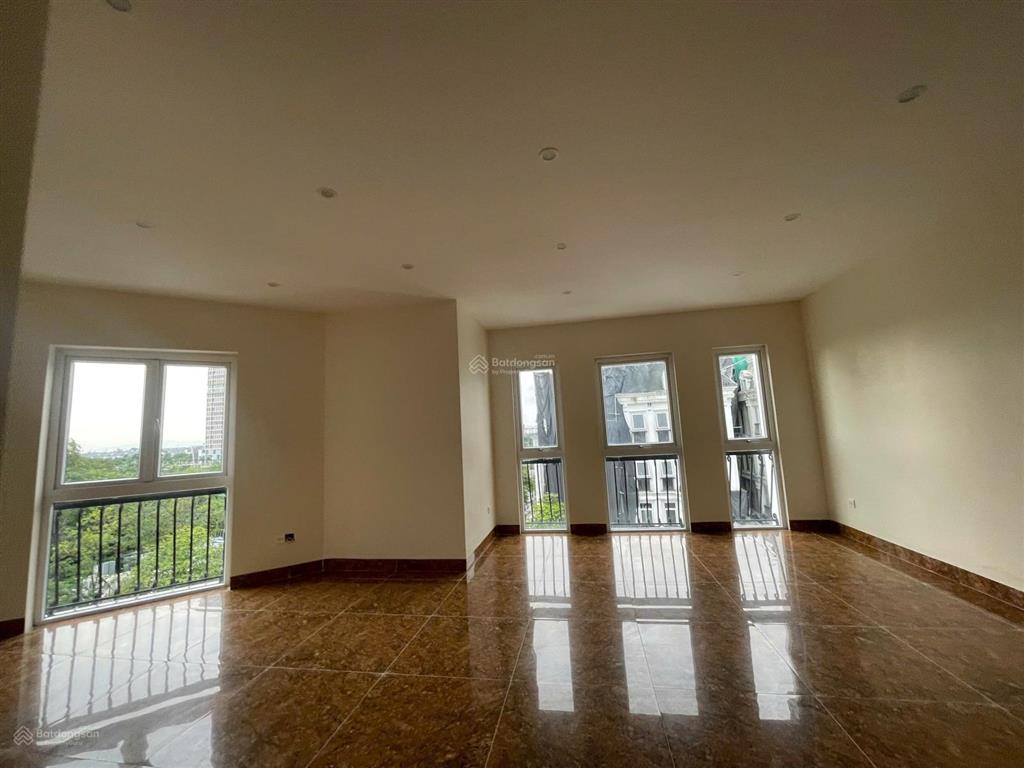 Chính chủ cho thuê căn góc ngã tư siêu vip kđt louis city, full nội thất văn phòng, có thang máy