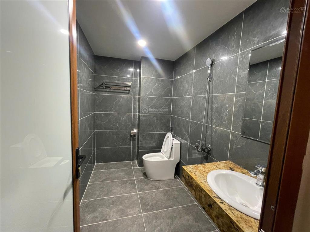 Chính chủ cho thuê căn góc ngã tư siêu vip kđt louis city, full nội thất văn phòng, có thang máy