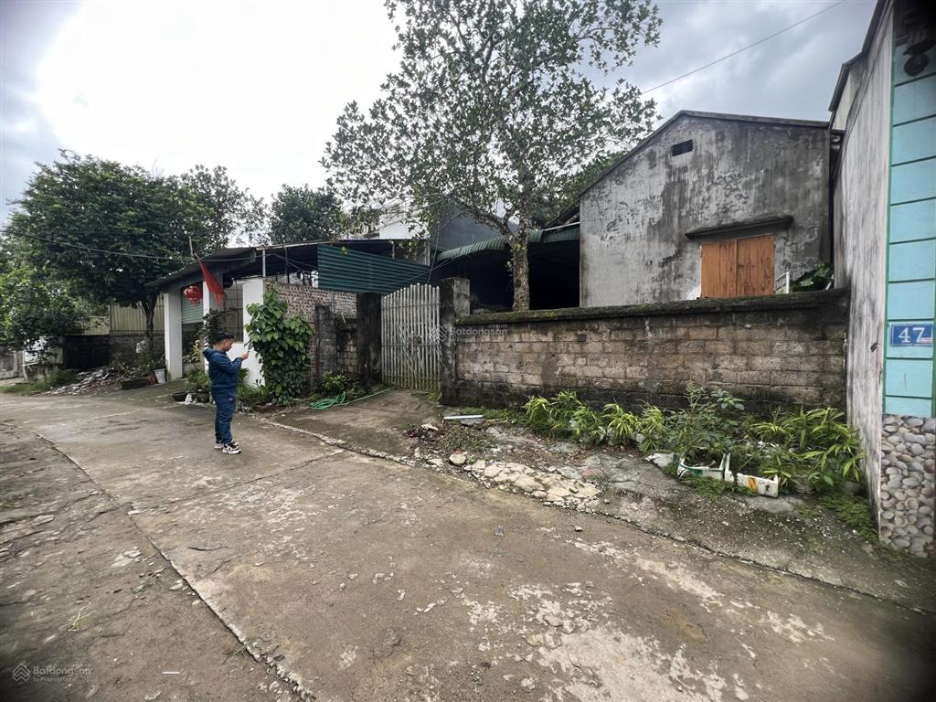 Bán 250m2 đất thổ cư tại tiểu khu 14 thị trấn lương sơn, giá 2,5 tỷ.  0988 168 ***