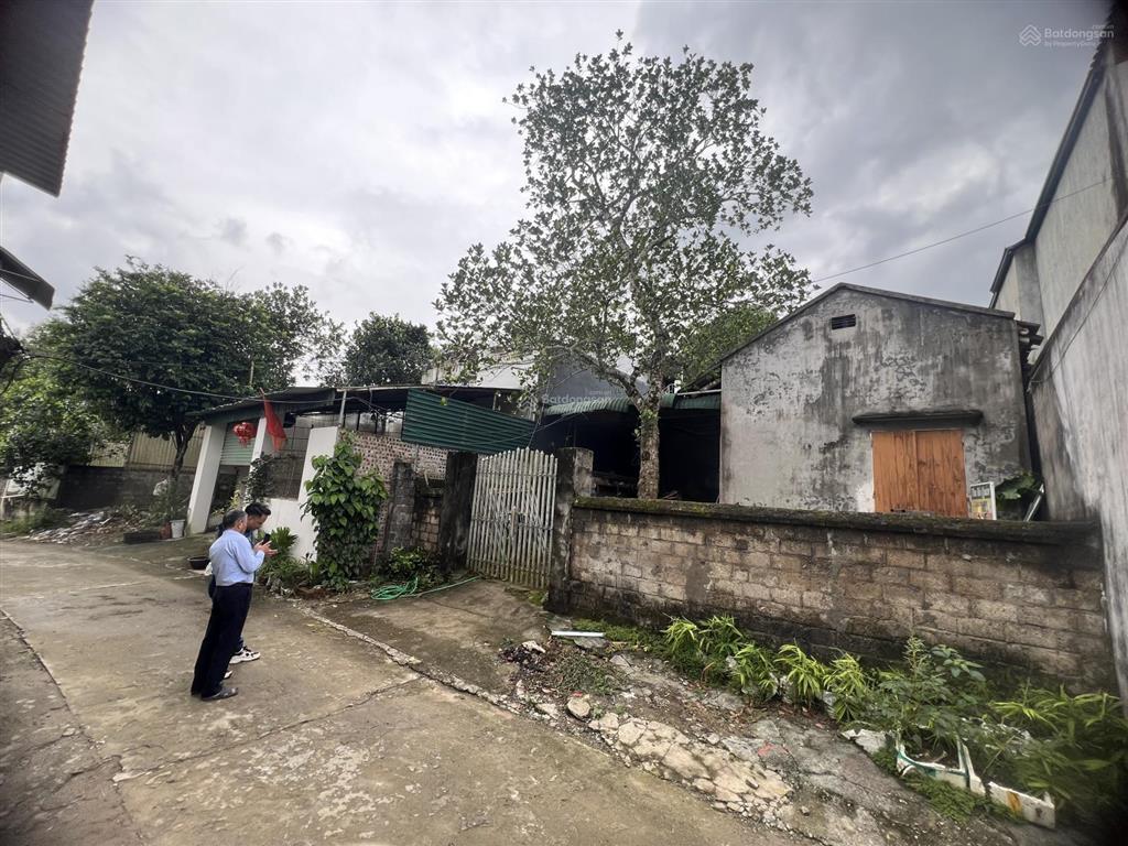 Bán 250m2 đất thổ cư tại tiểu khu 14 thị trấn lương sơn, giá 2,5 tỷ.  0988 168 ***