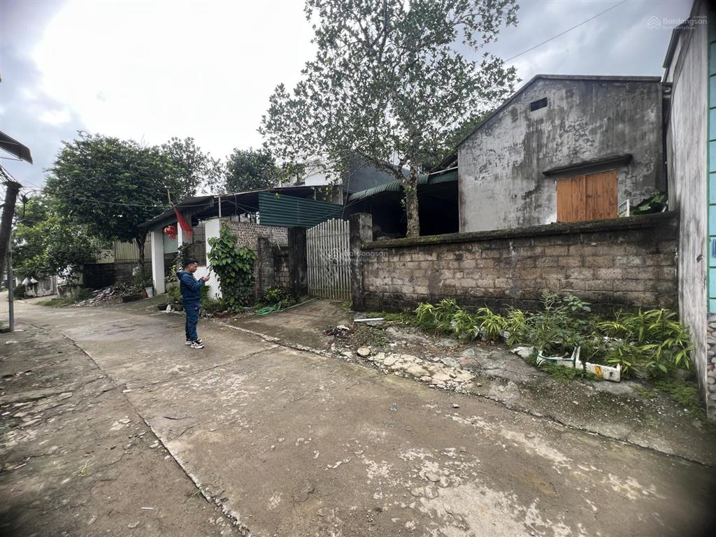 Bán 250m2 đất thổ cư tại tiểu khu 14 thị trấn lương sơn, giá 2,5 tỷ.  0988 168 ***