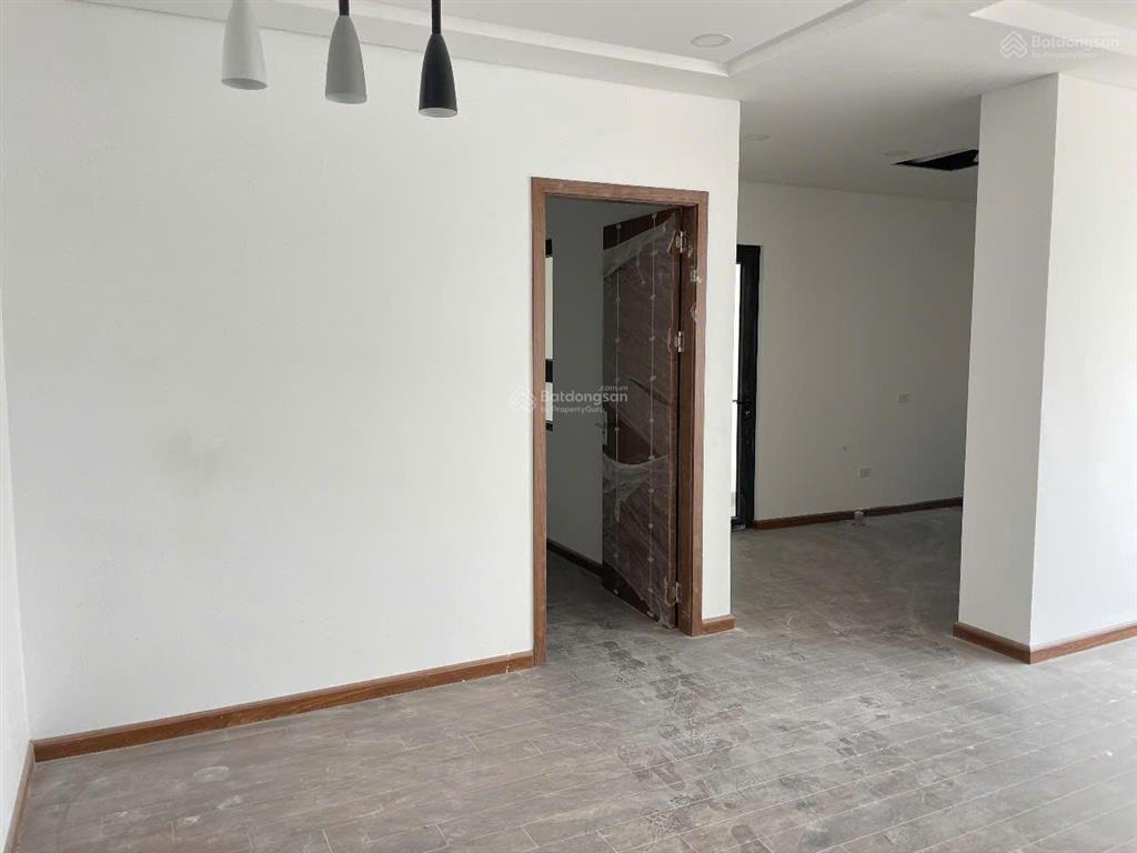 Chính chủ cần bán căn gấp hộ thương mại 88,3m2 (3 phòng ngủ, 2 wc) đẹp nhất dự án