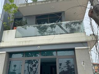 0961 648 ***. cần bán gấp căn nhà lô góc 2 mặt thoáng. trước mặt là công viên, đường thông hè thoáng.