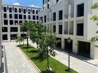 Chính chủ bán căn liền kề giáp đầu hồi hướng đông nam.  0963 865 ***