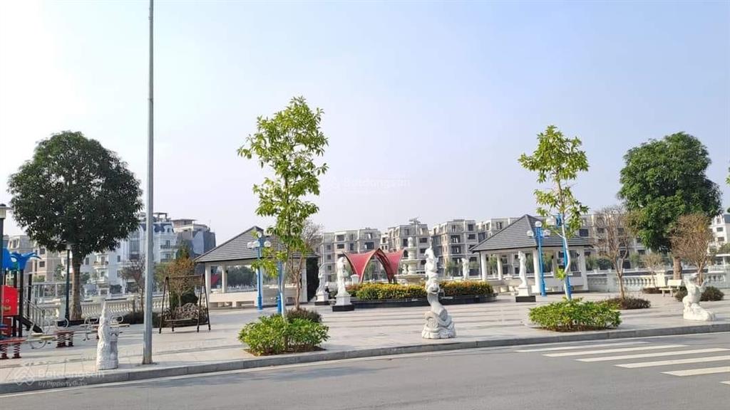 Chính chủ bán căn biệt thự đơn lập 2 mặt đường view hồ đẹp nhất khu đô thị