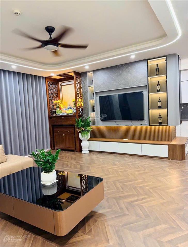 Cc bán căn góc 3 ngủ tầng 16 full nội thất nhập khẩu cao cấp. giá nhỉnh 11 tỷ (miễn trung gian)