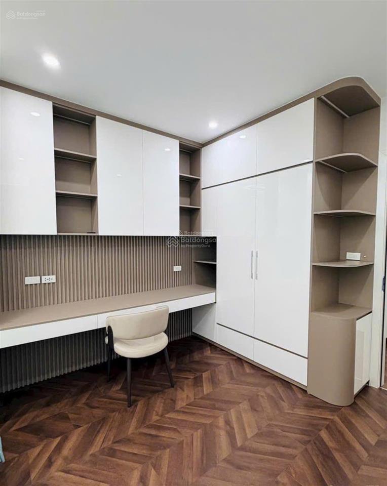 Cc bán căn góc 3 ngủ tầng 16 full nội thất nhập khẩu cao cấp. giá nhỉnh 11 tỷ (miễn trung gian)