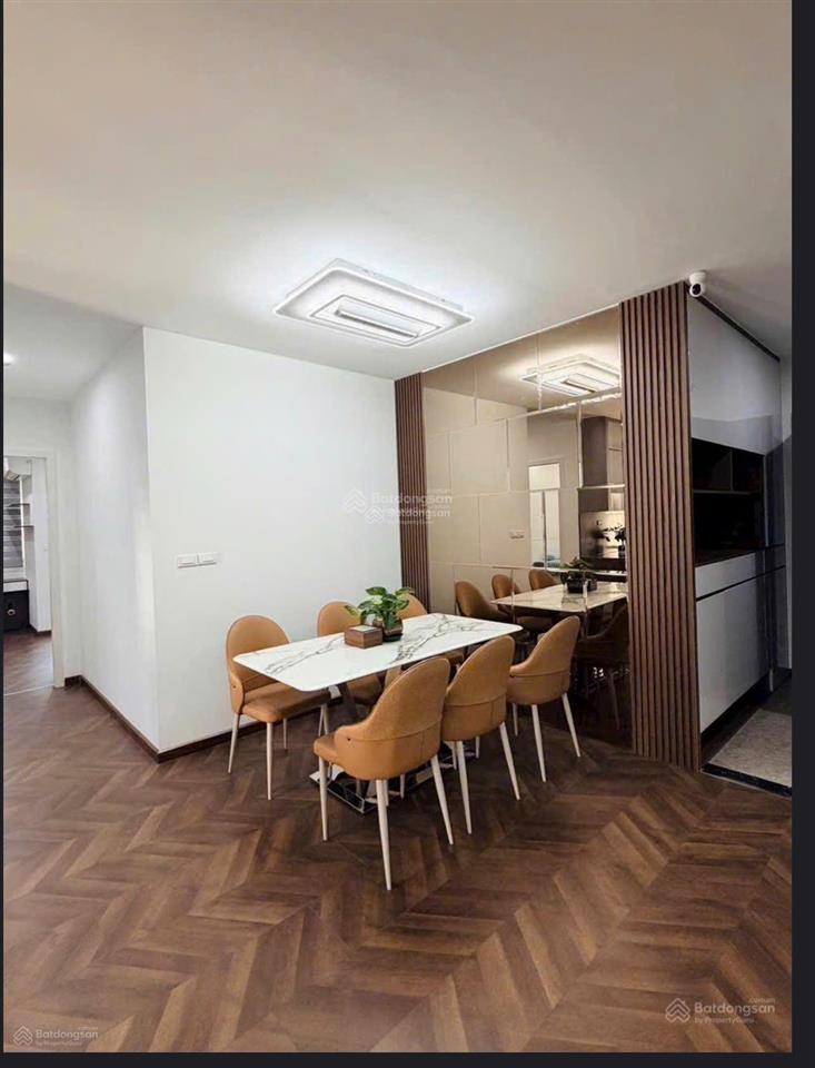 Cc bán căn góc 3 ngủ tầng 16 full nội thất nhập khẩu cao cấp. giá nhỉnh 11 tỷ (miễn trung gian)