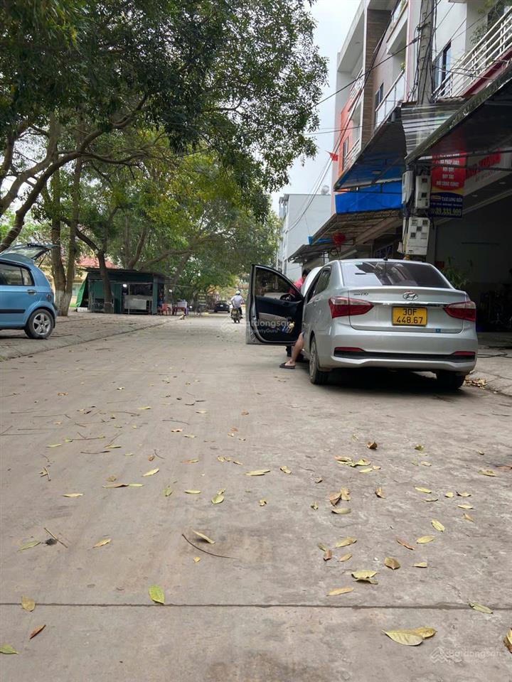 Cần bán 80m2 đất x2 đông trù, đông anh, đường rộng 7,5m mặt nhìn ra sân bóng thoáng mát vỉa hè 3m