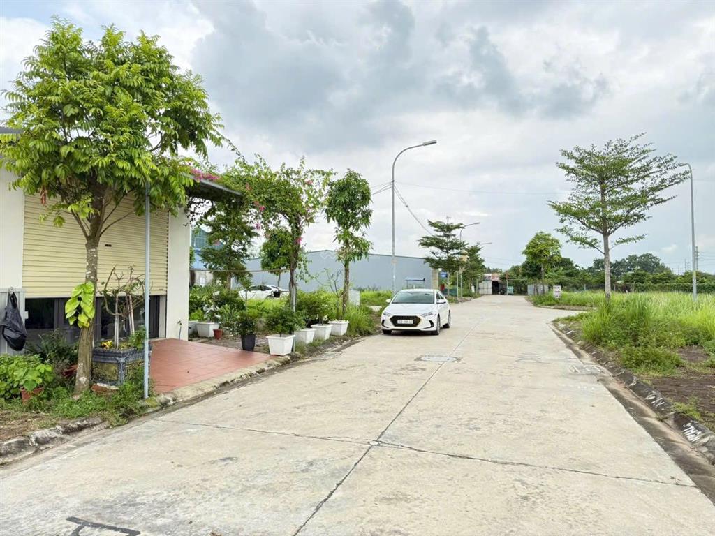 Bán 80m2 đấu giá x3 nguyên khê, phúc thịnh, đường 10m có vỉa hè