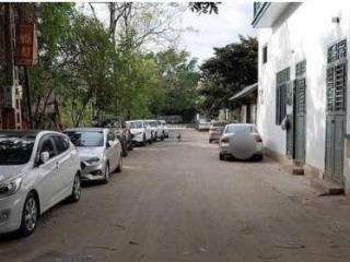 Bán đất tặng nhà cấp 4, cạnh kđt xanh villa, đối diện cổng chính đhqg, tiện xây chung cư mini