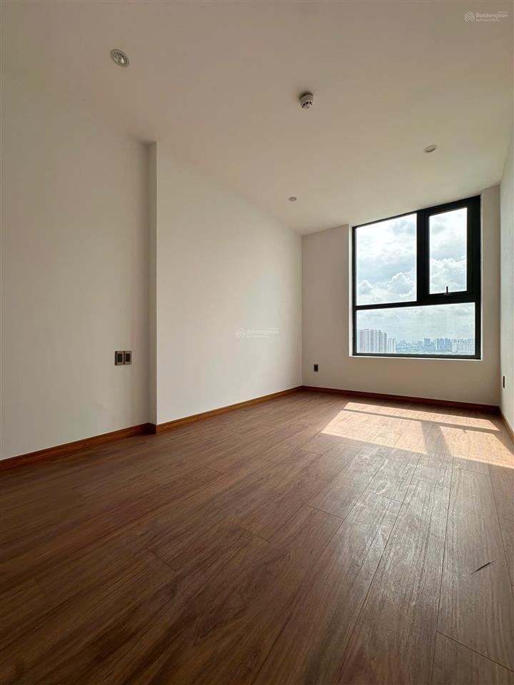 Bán căn hộ duplex thông tầng, nhà nội thất cơ bản, tầng cao nhất. giá 9,7 tỷ tl