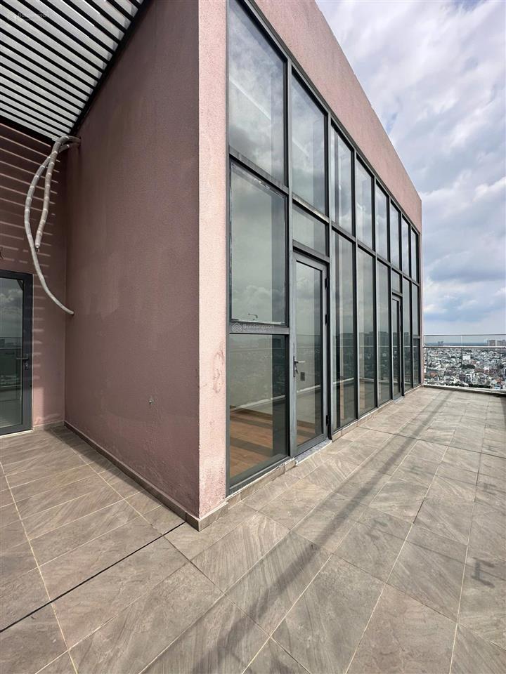 Bán căn hộ duplex thông tầng, nhà nội thất cơ bản, tầng cao nhất. giá 9,7 tỷ tl