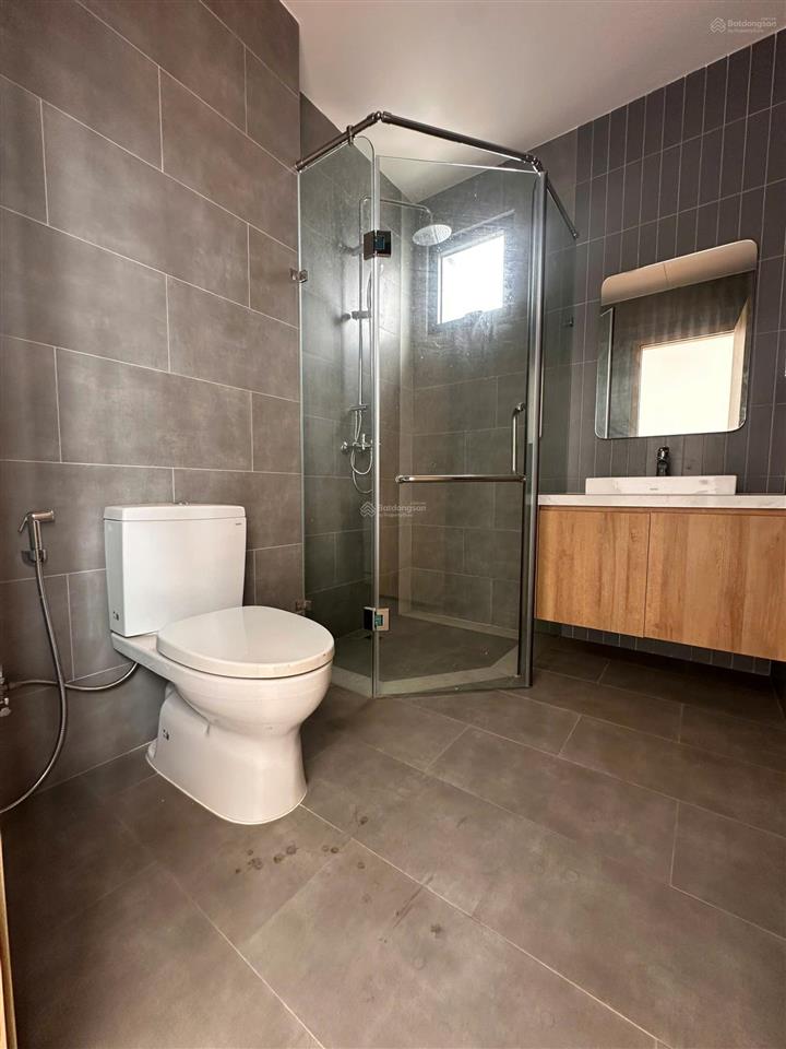 Bán căn hộ duplex thông tầng, nhà nội thất cơ bản, tầng cao nhất. giá 9,7 tỷ tl