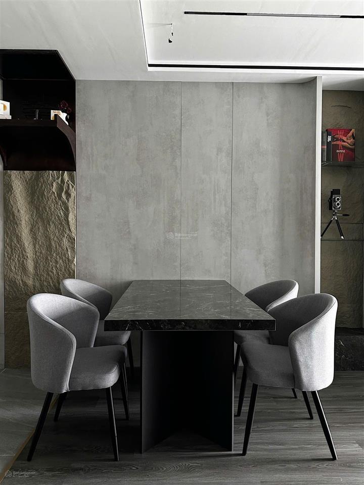 Bán căn hộ precia  1pn full nội thất cao cấp  tầng cao view thoáng mát  giá 4,8 tỷ