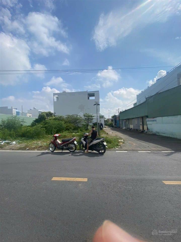 Bán nhanh nền đất mặt tiền 826c ấp 4 long hậu, ngang 9m dài 30m. 44.44tr/m2 tl.  thuận 0937 544 ***