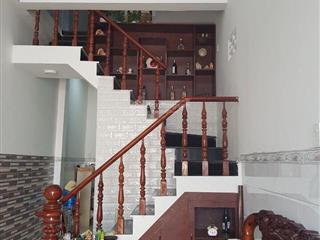 Nhà 1 trệt 1 lầu và 7 phòng trọ thu nhập 17tr/tháng đường 102 lã xuân oai q9