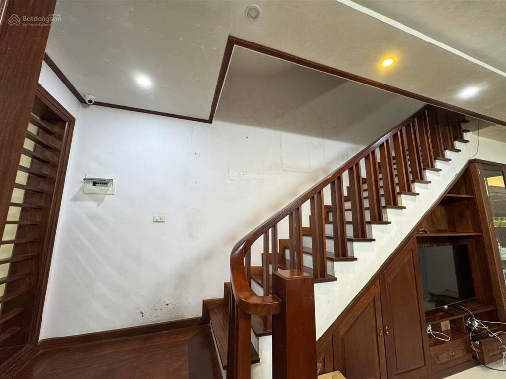Chủ nhà cần bán nhà vườn 100m hoàn thiện giá 26 tỷ