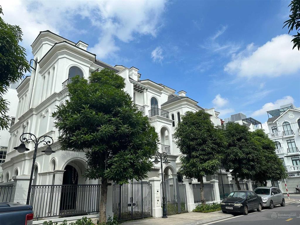 Chính chủ bán song lập 150m2 khu sb15, đông nam gần hồ. sổ đỏ chính chủ, giá 22,5 tỷ bao rẻ