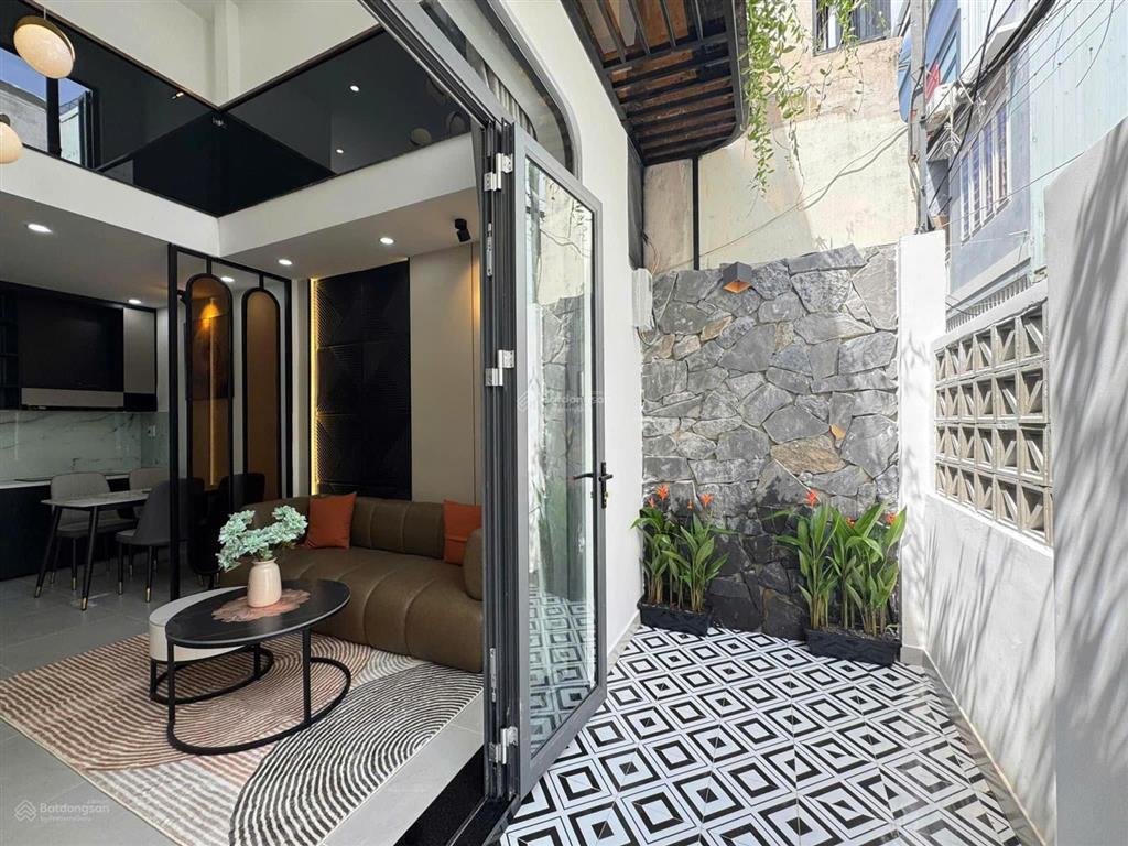 Nhà bán (chính chủ) shr hẻm xe hơi đ. tân túc bình chánh