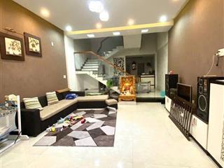 Nhà đẹp vip 3 tầng sát cầu nguyễn tri phương. giá chỉ 6. x tỷ