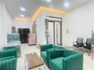 13.5 tỷ  198 triệu/m2  68m2  nhà 4 tầng, có thang máy võ văn tần, q.3