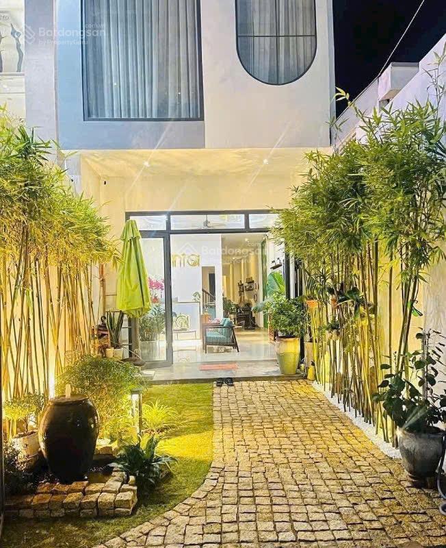 Bán nhà 3 tầng đường hùng vương, chỉ 19,9 tỷ rẻ nhất khu vực, làm việc trực tiếp chính chủ