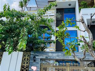 Bán biệt thự sân vườn 3 tầng tân cổ điển full nội thất siêu cao cấp trung tâm liên chiểu