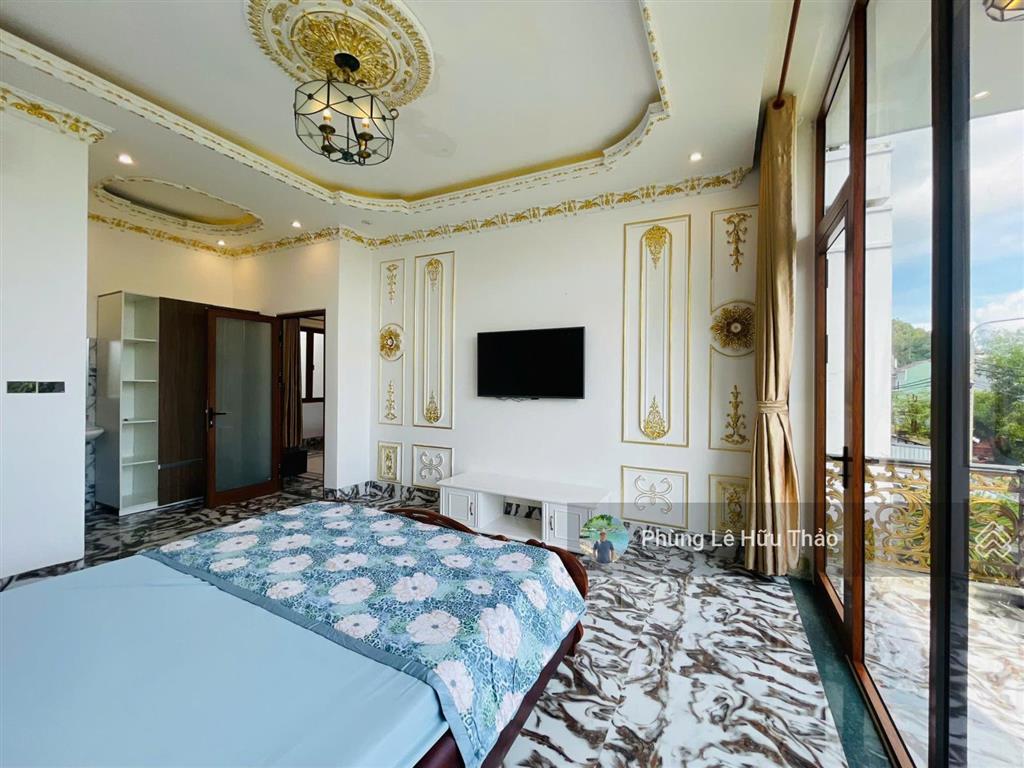 Bán biệt thự sân vườn 3 tầng tân cổ điển full nội thất siêu cao cấp gần trung tâm liên chiểu