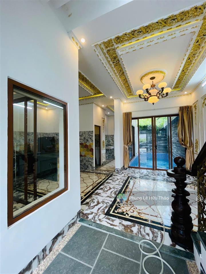 Bán biệt thự sân vườn 3 tầng tân cổ điển full nội thất siêu cao cấp gần trung tâm liên chiểu